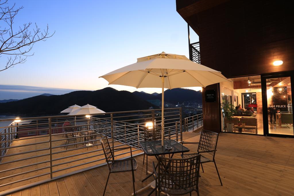 Radiance Tourist Hotel Geoje Eksteriør bilde