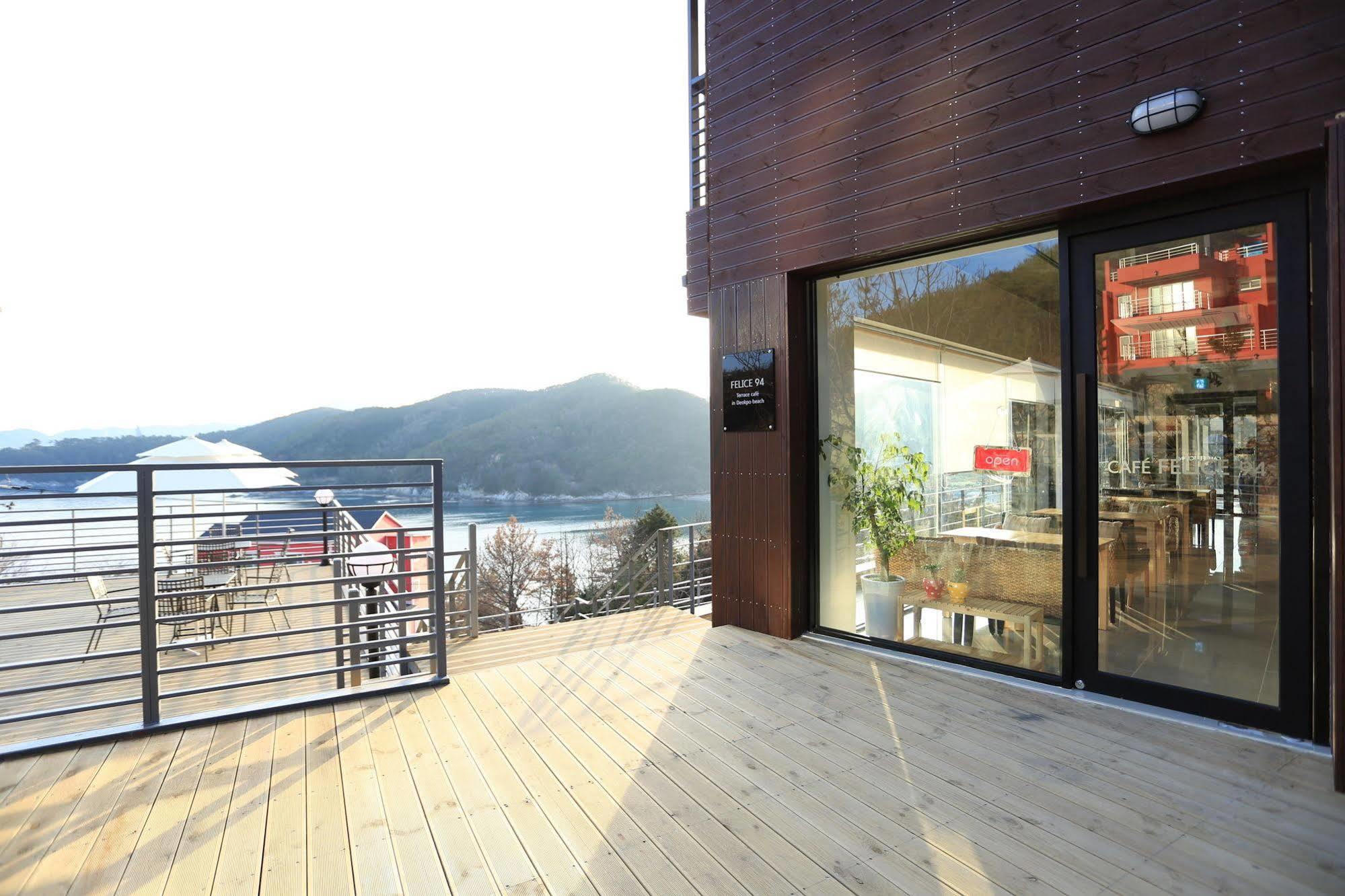 Radiance Tourist Hotel Geoje Eksteriør bilde