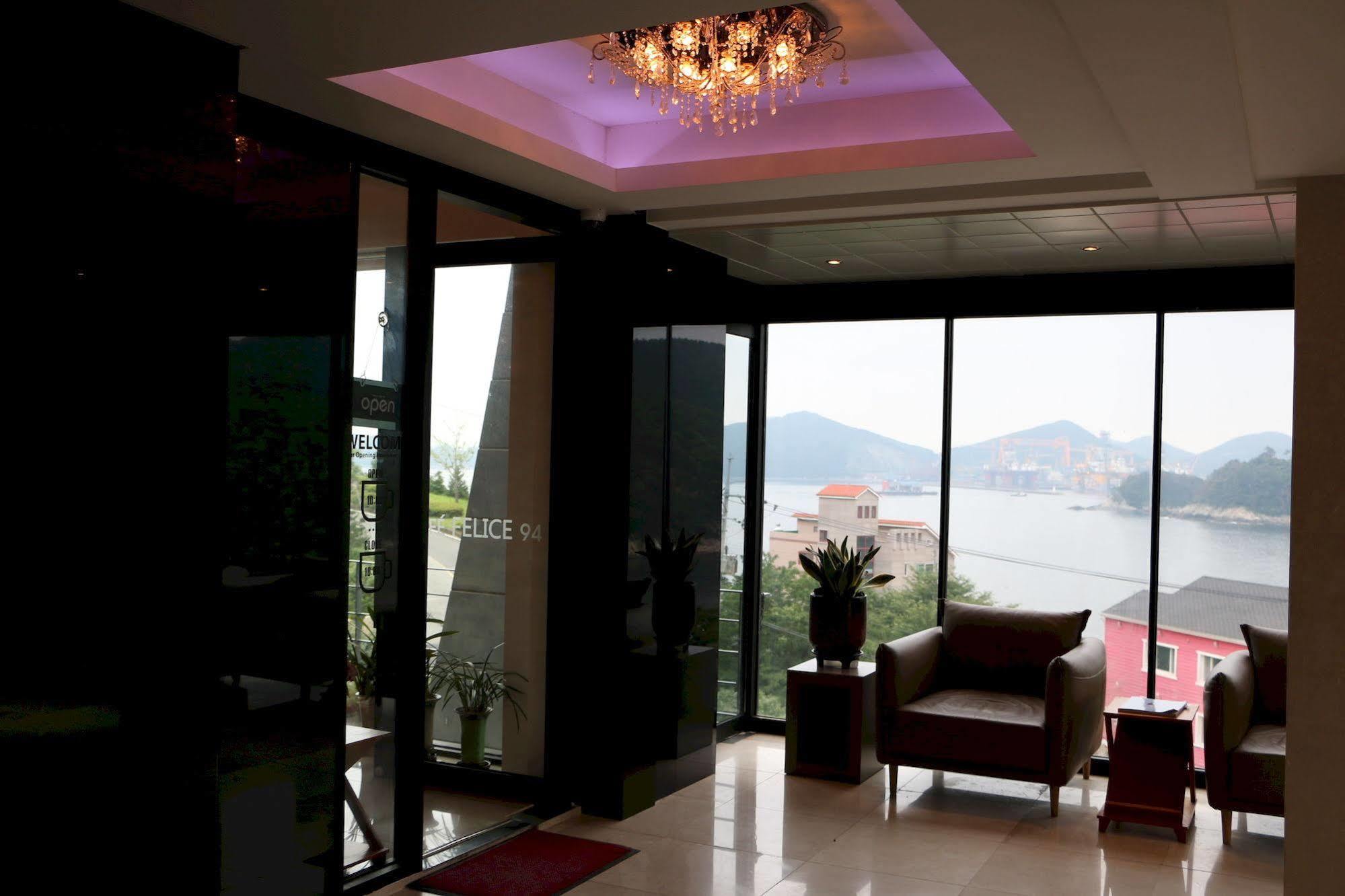 Radiance Tourist Hotel Geoje Eksteriør bilde