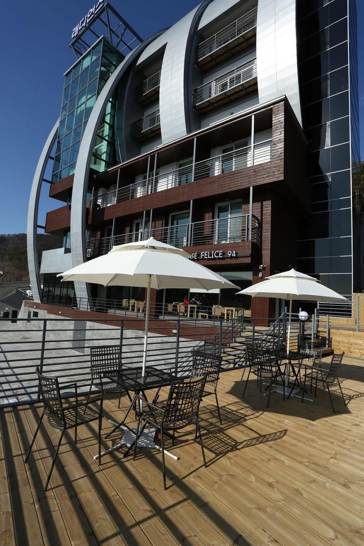 Radiance Tourist Hotel Geoje Eksteriør bilde