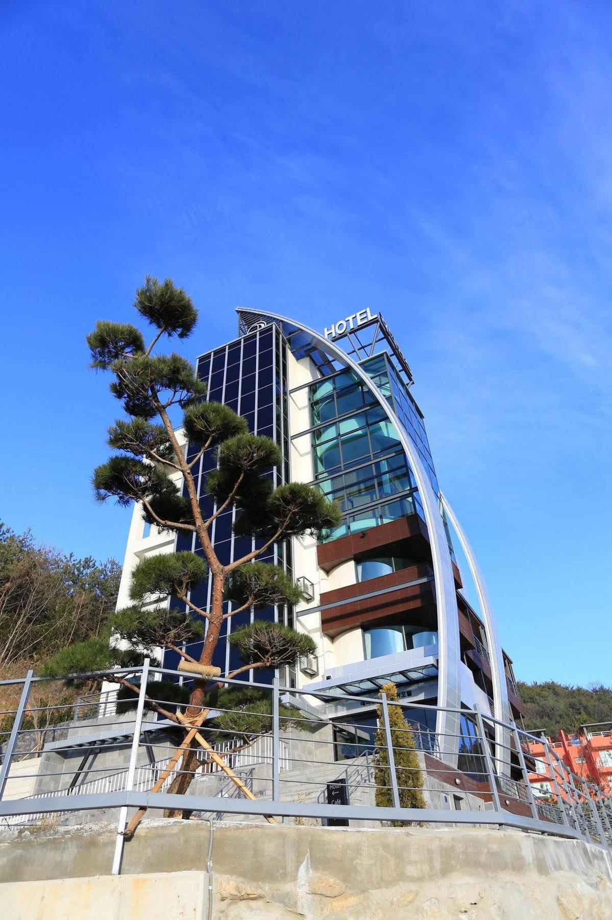 Radiance Tourist Hotel Geoje Eksteriør bilde